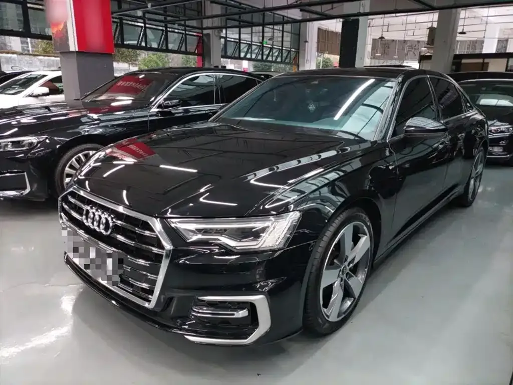 Audi A6L — фото 1