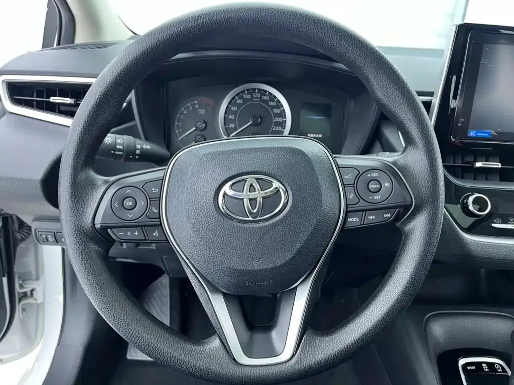 Toyota Corolla — фото 5
