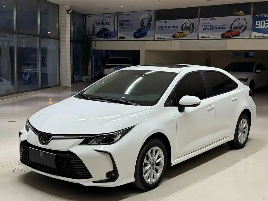 Toyota Corolla — фото 1