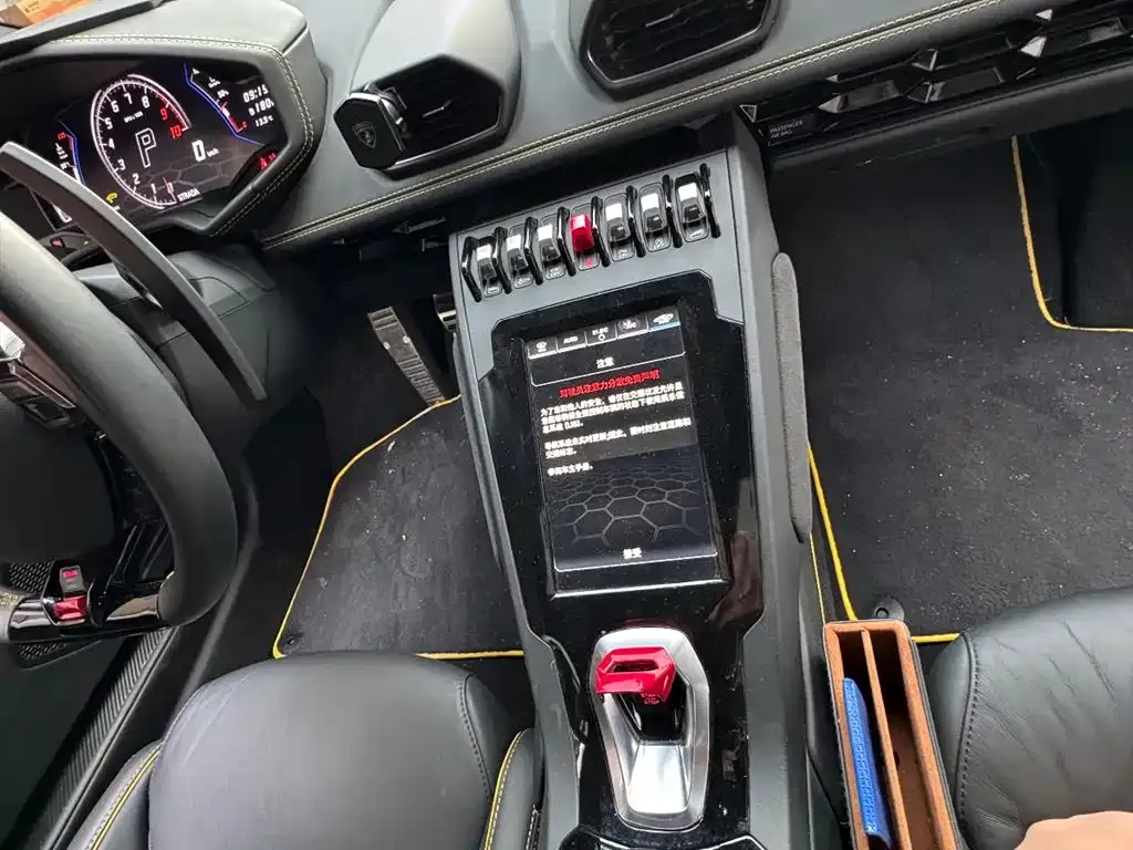 Lamborghini Huracan — фото 9