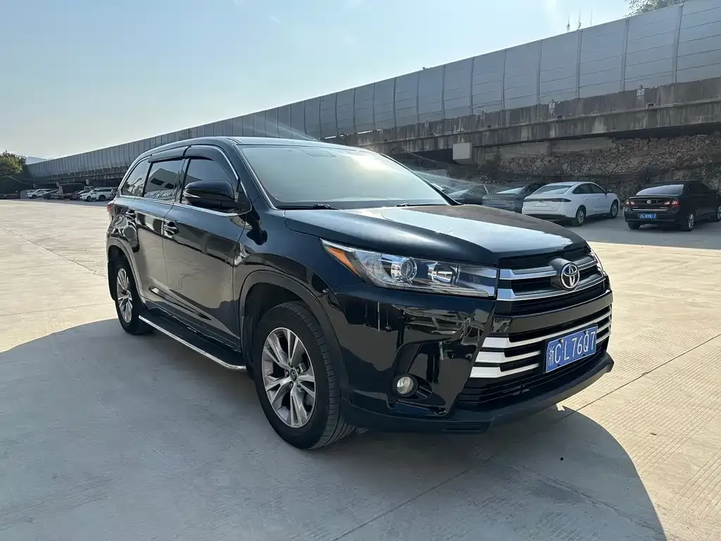 Toyota Highlander — фото 3