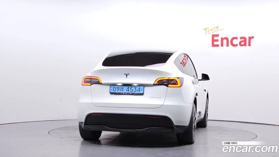Tesla Model Y — фото 4