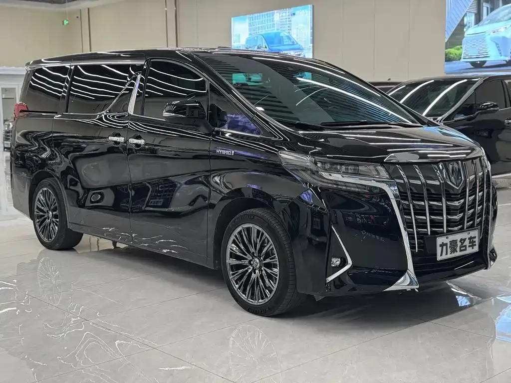 Toyota Alphard — фото 4