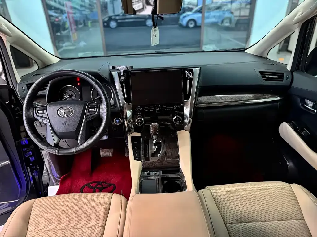 Toyota Alphard — фото 9