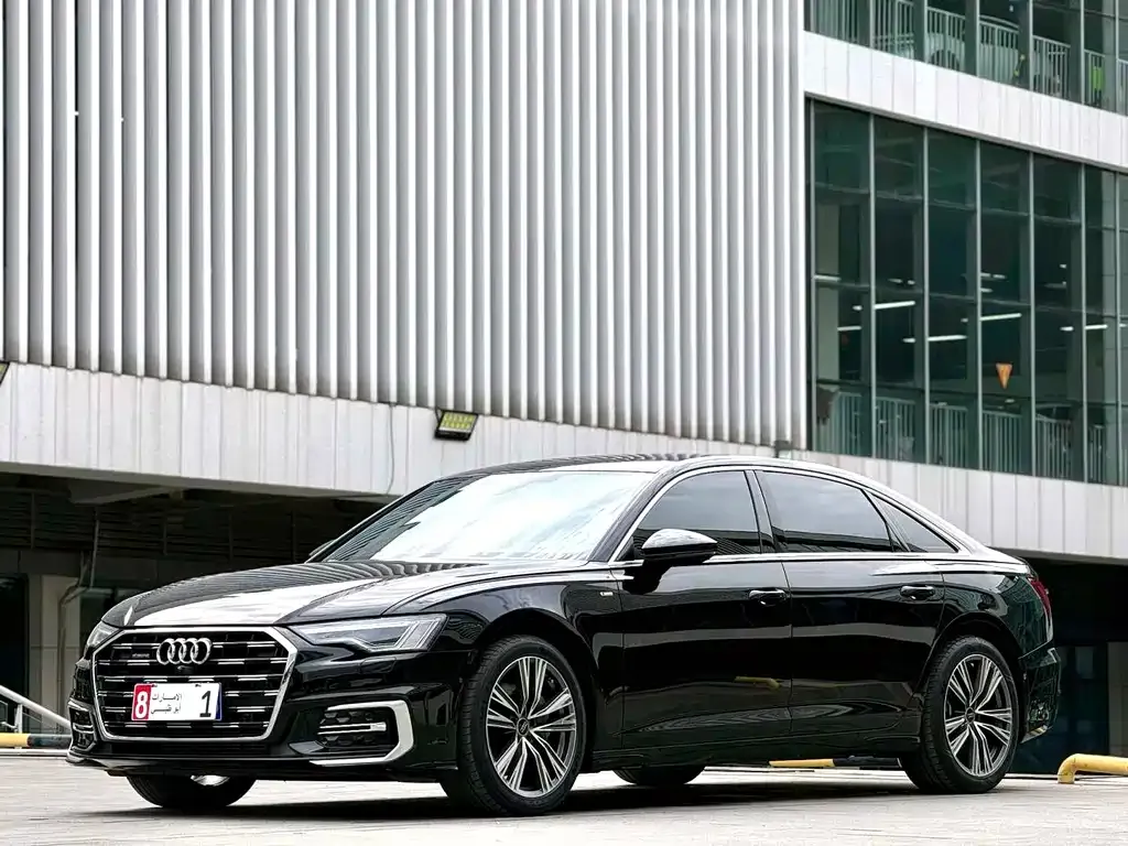 Audi A6L — фото 1