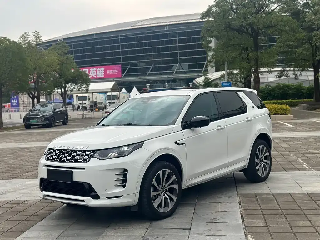 Land Rover Discovery Sport — фото 1