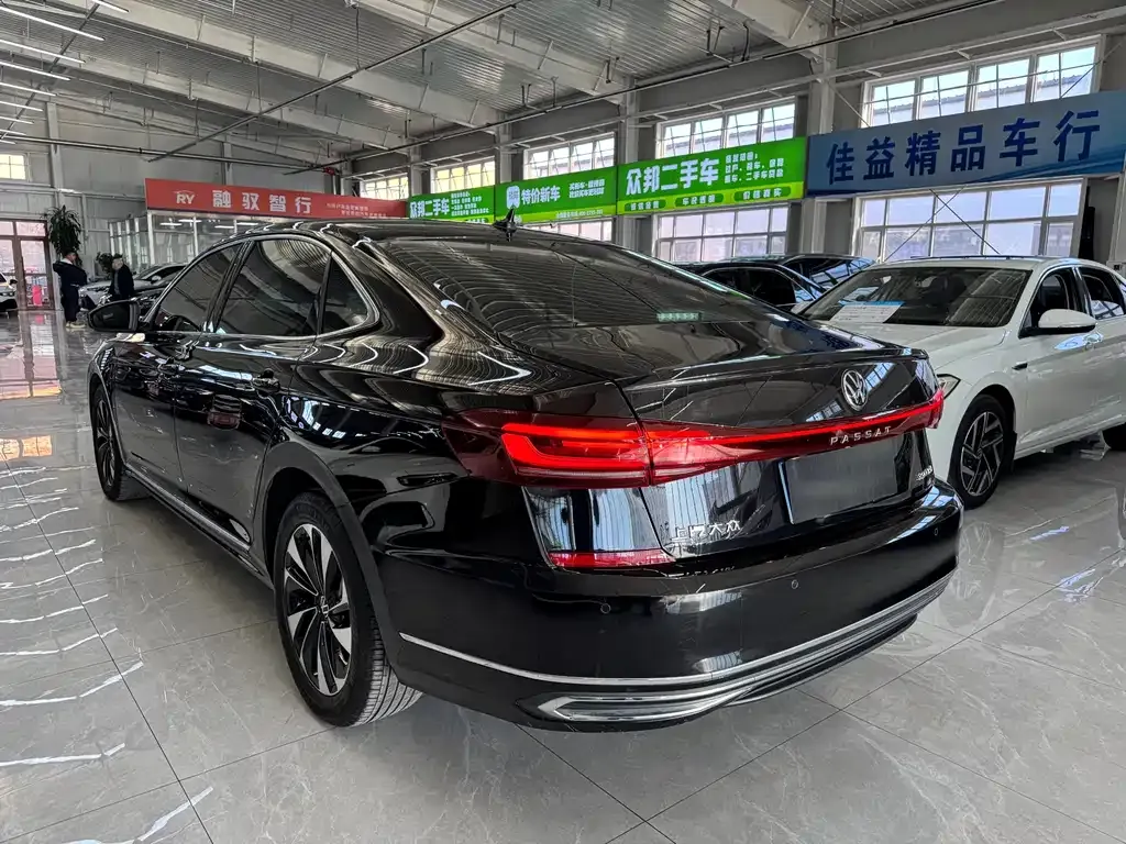 Volkswagen Passat — фото 6