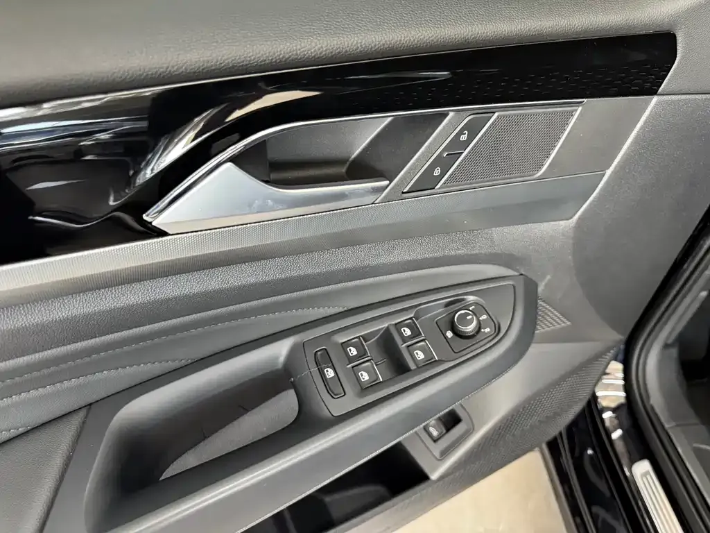 Volkswagen Passat — фото 7