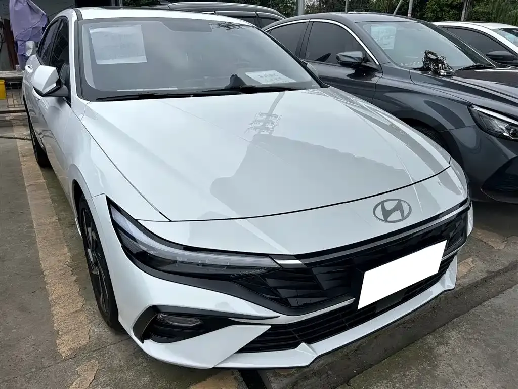 Hyundai Elantra — фото 7