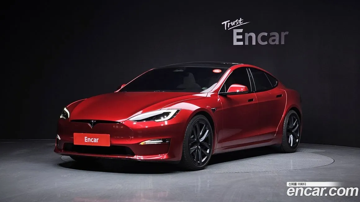 Tesla Model S — фото 1