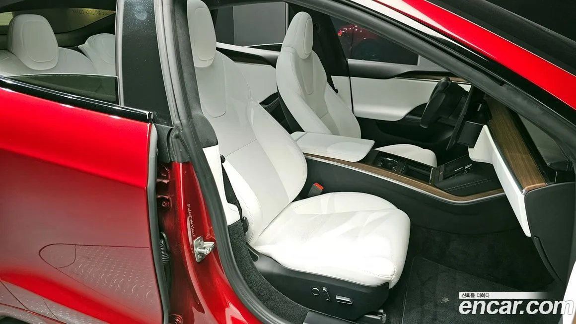 Tesla Model S — фото 5