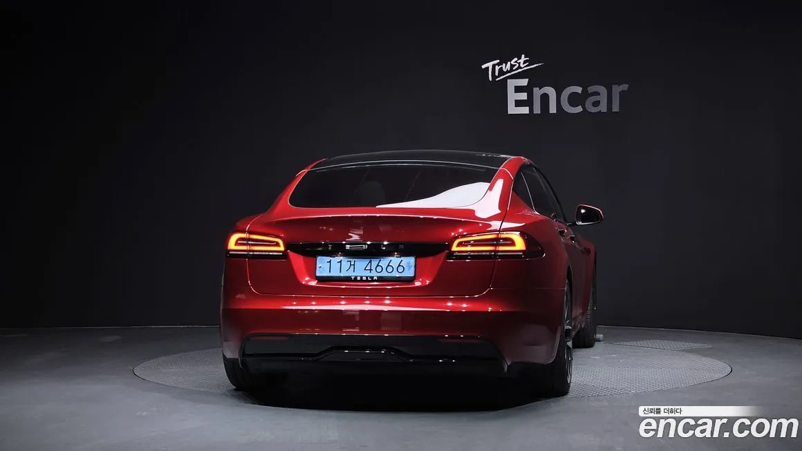 Tesla Model S — фото 10