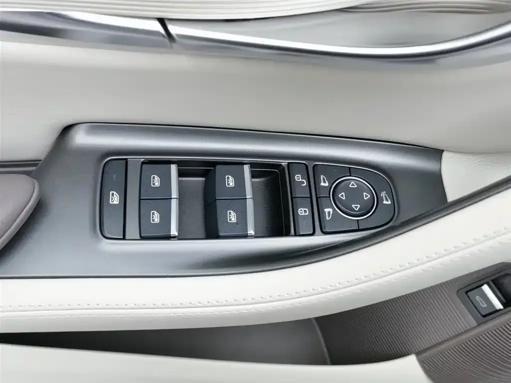 BYD PLUS New Energy — фото 3