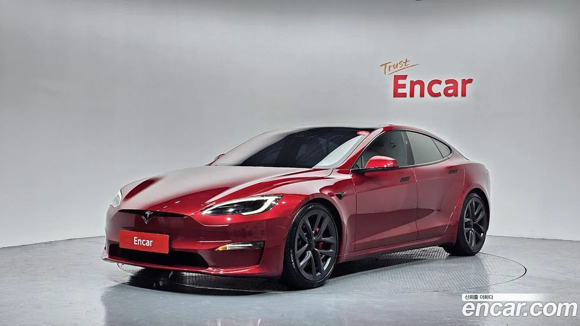 Tesla Model S — фото 1