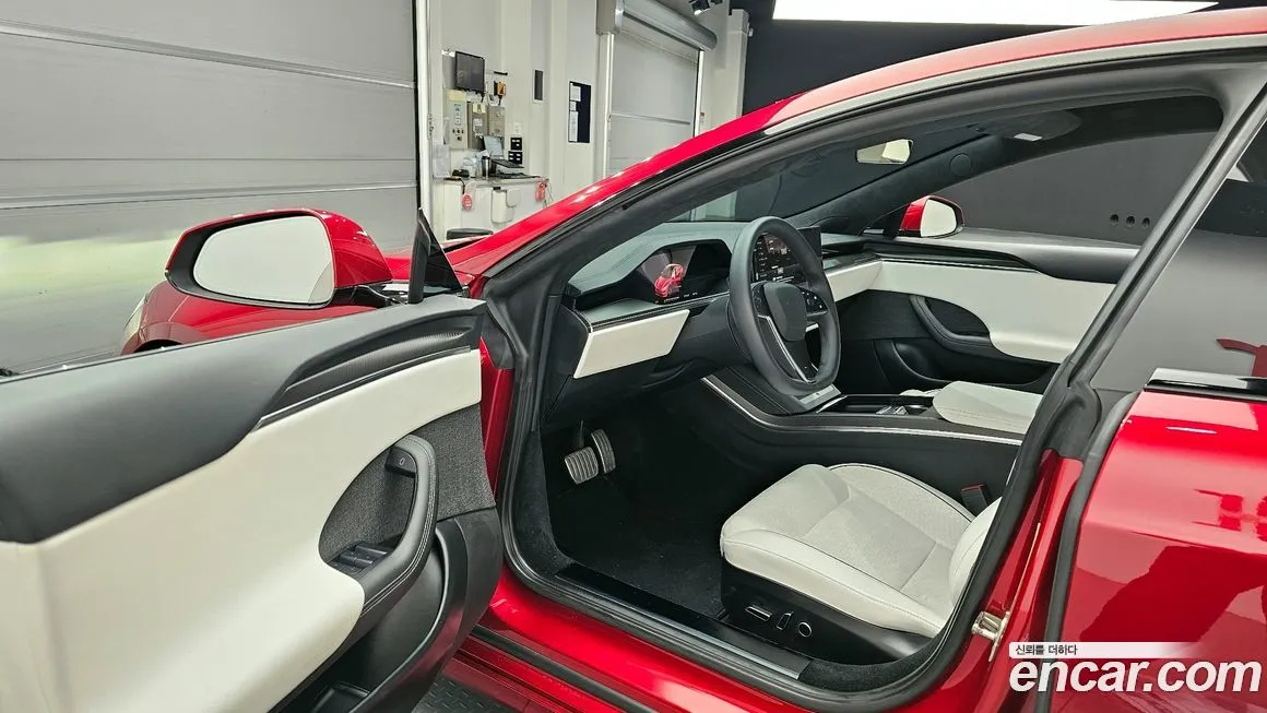 Tesla Model S — фото 10