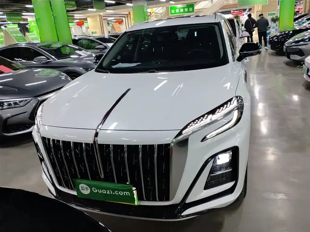 Hongqi HS3 PHEV — фото 3