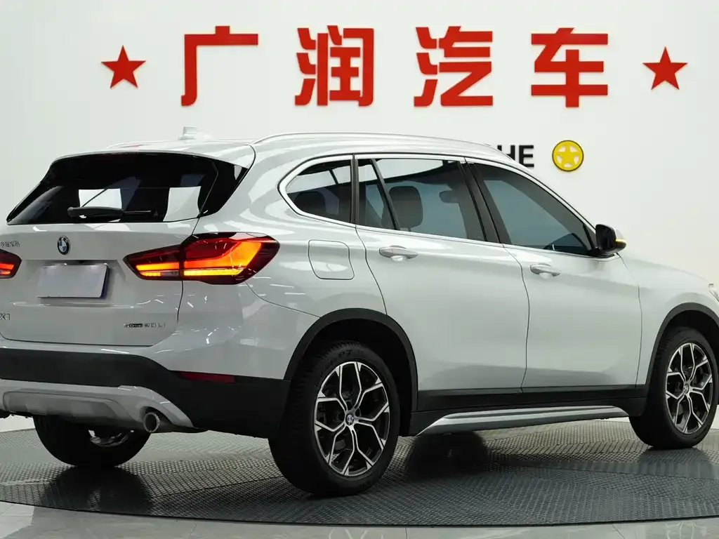 BMW X1 — фото 9
