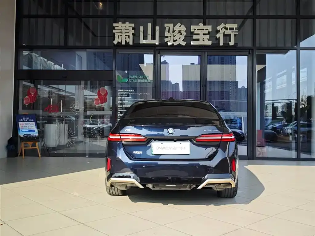 BMW i5 — фото 5
