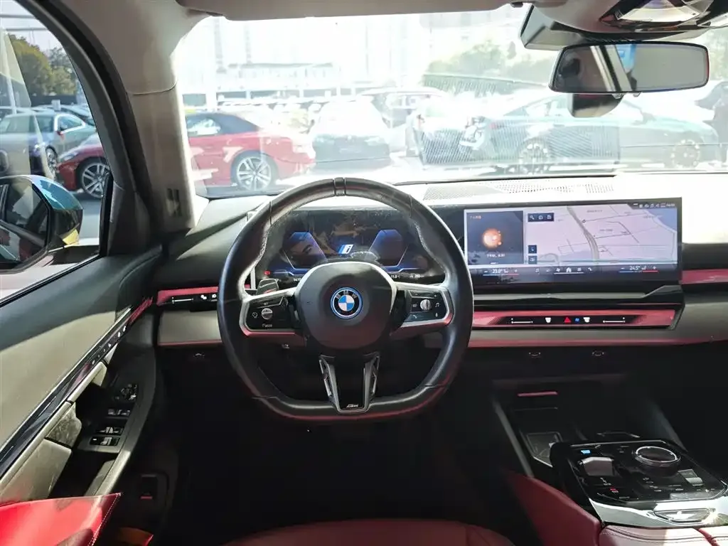 BMW i5 — фото 3