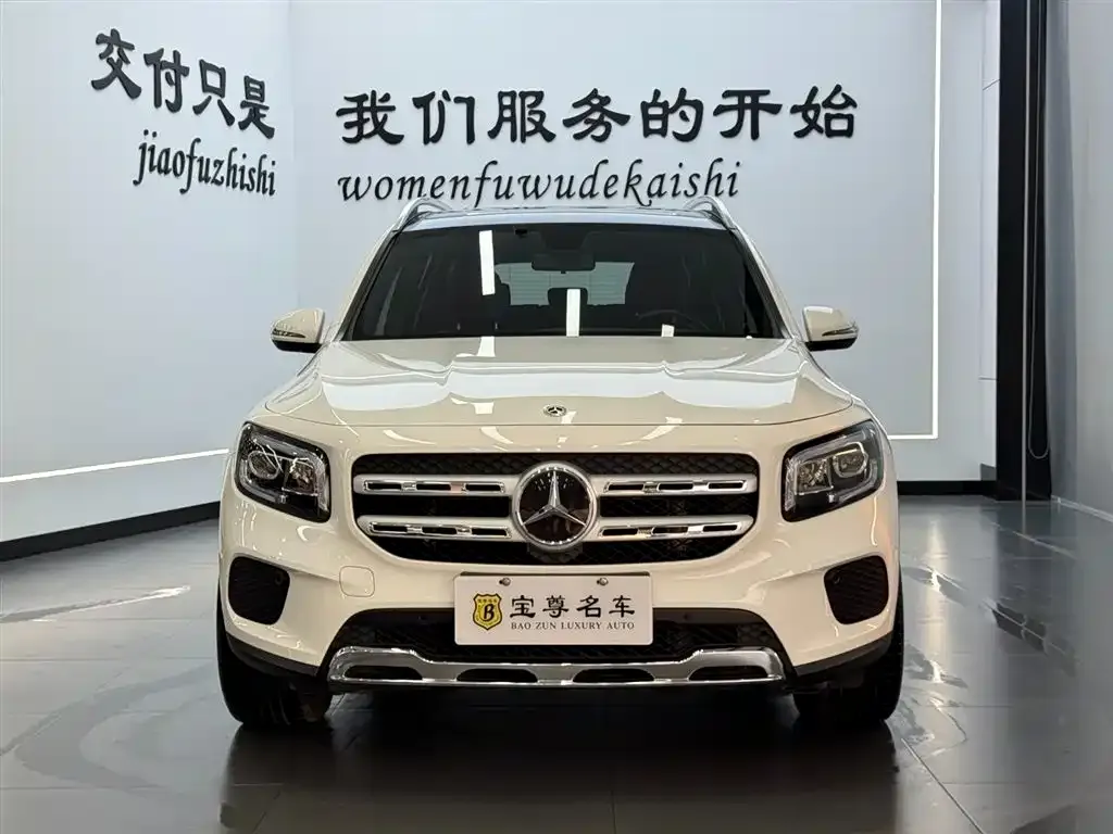 Mercedes-Benz GLB — фото 1