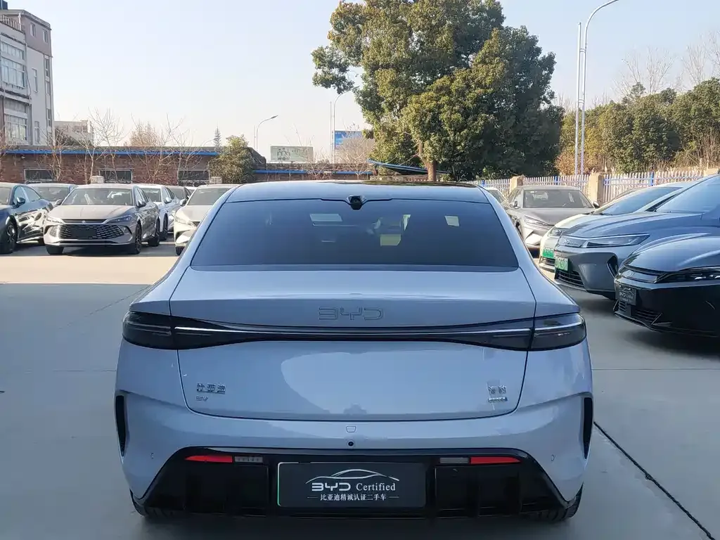 BYD Seal — фото 6