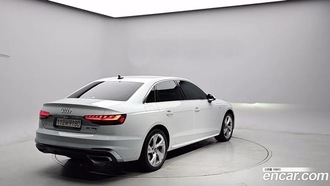 Audi A4 — фото 7