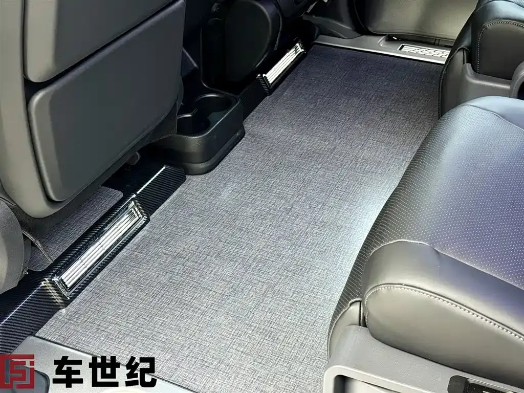 Toyota Granvia — фото 8