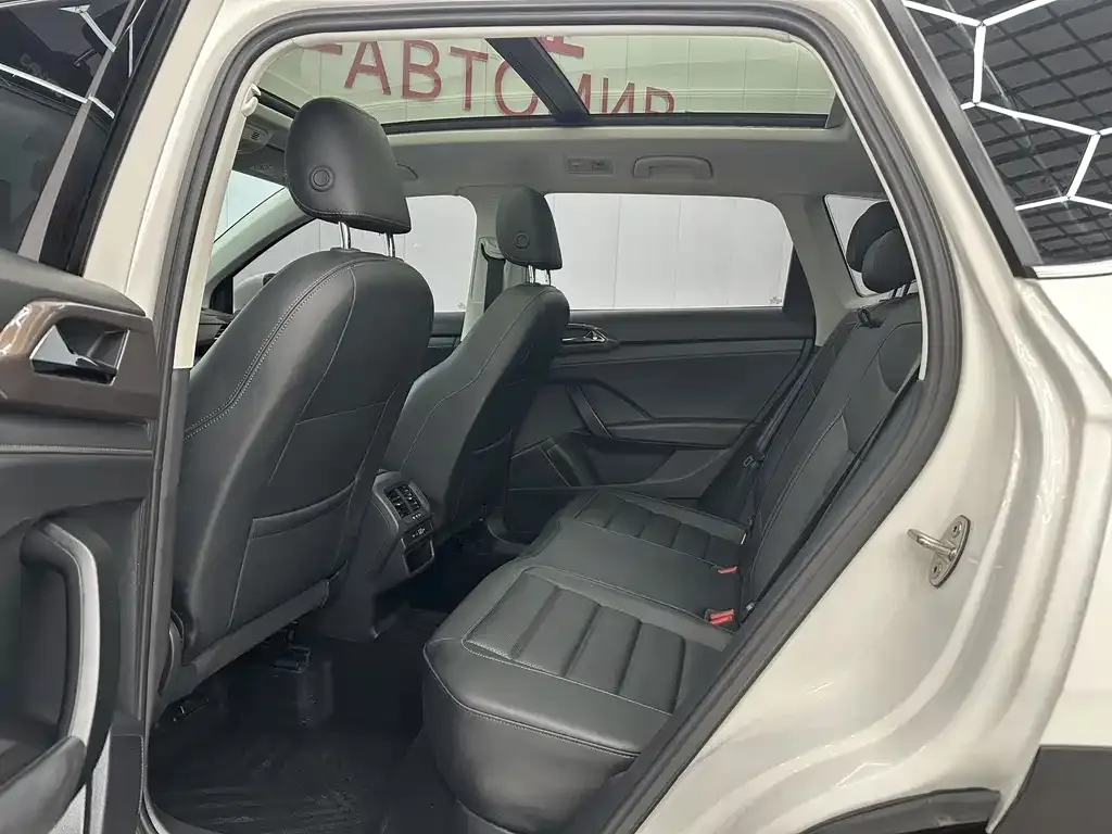 Volkswagen Tharu — фото 8