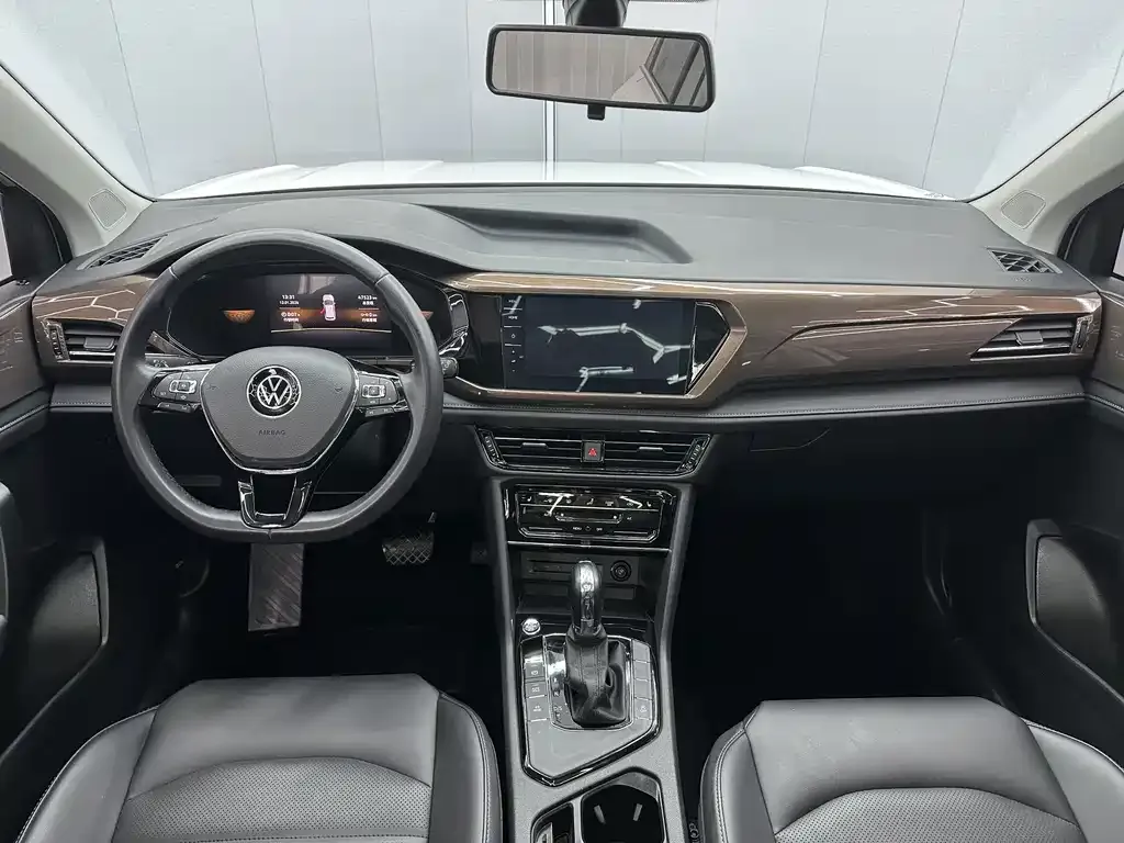 Volkswagen Tharu — фото 6