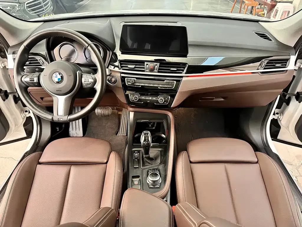 BMW X1 — фото 9