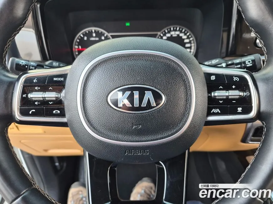 Kia Sorento — фото 8