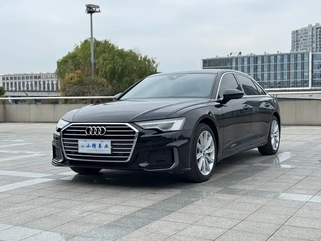 Audi A6L — фото 1