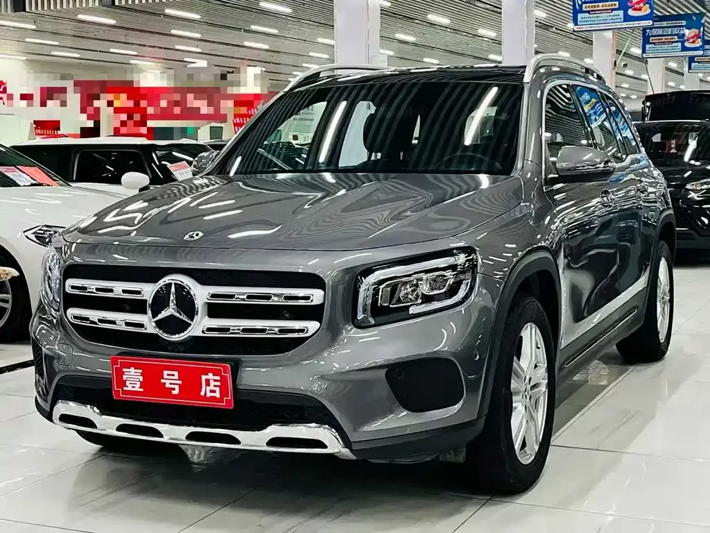 Mercedes-Benz GLB — фото 1