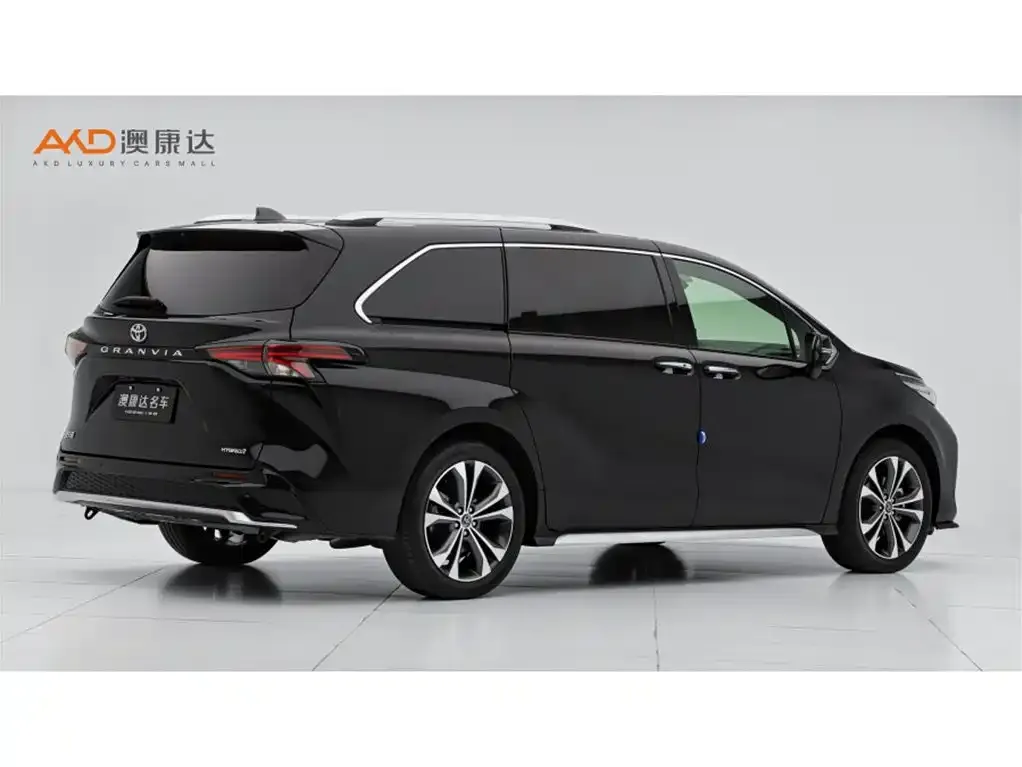 Toyota Granvia — фото 5