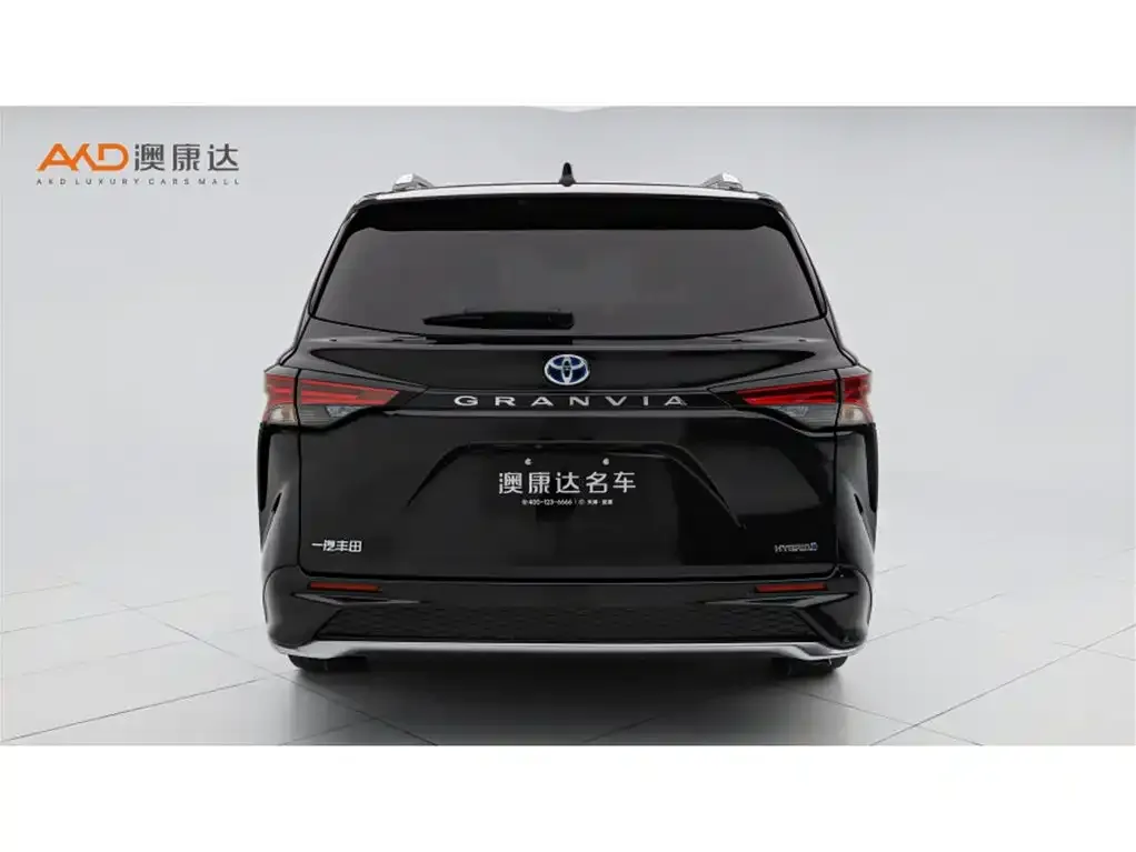 Toyota Granvia — фото 2