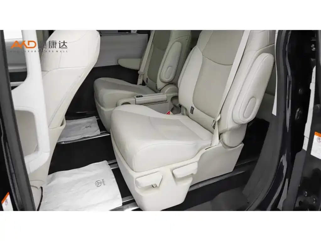 Toyota Granvia — фото 9