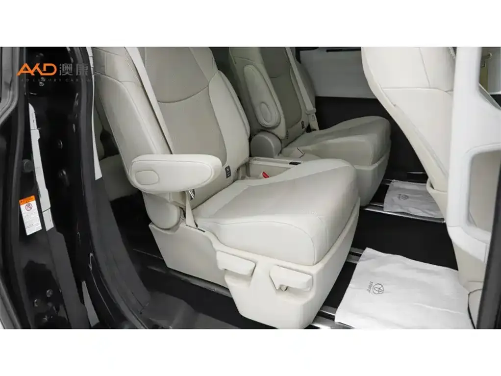 Toyota Granvia — фото 4