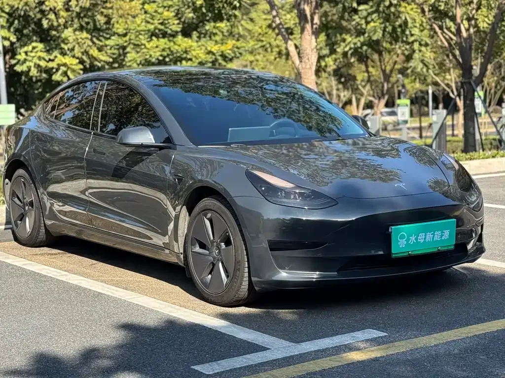 Tesla Model 3 — фото 8