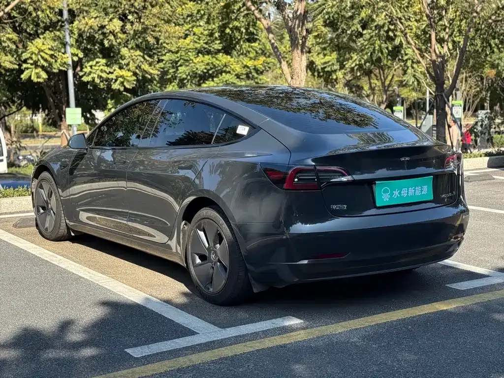 Tesla Model 3 — фото 9