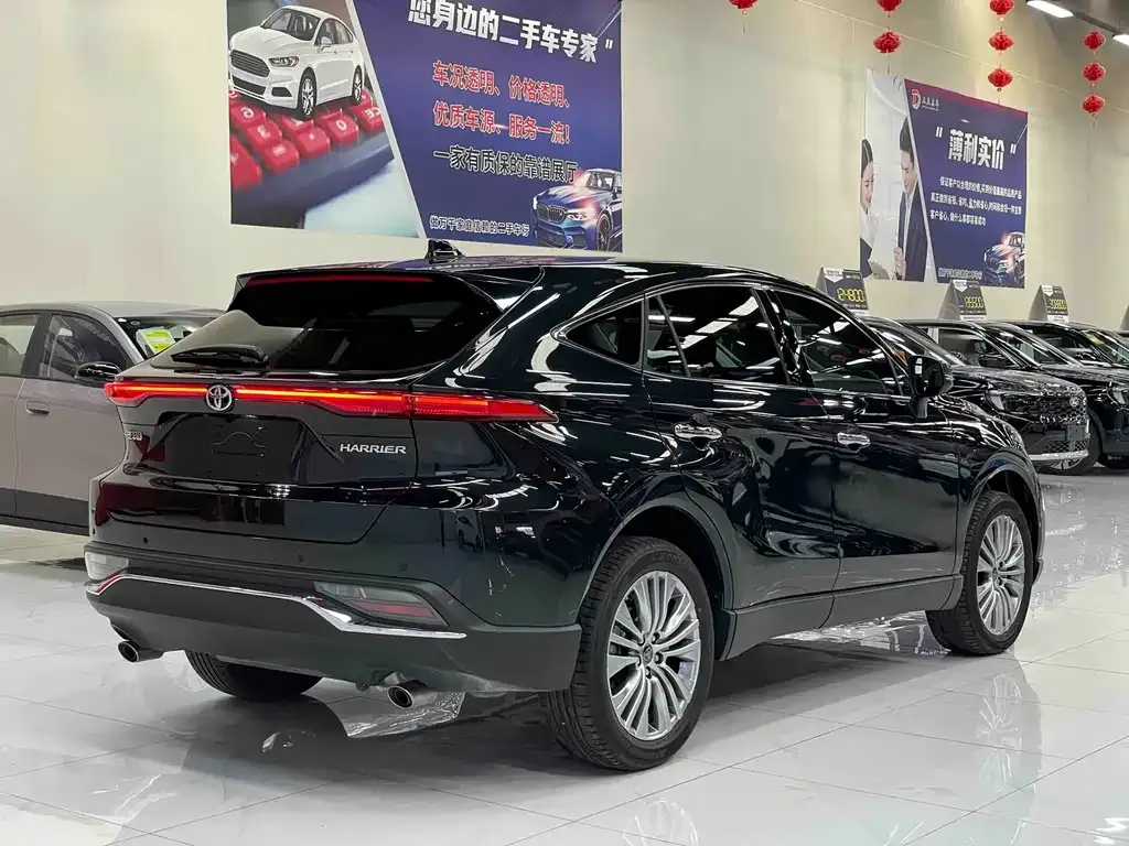 Toyota Harrier — фото 4