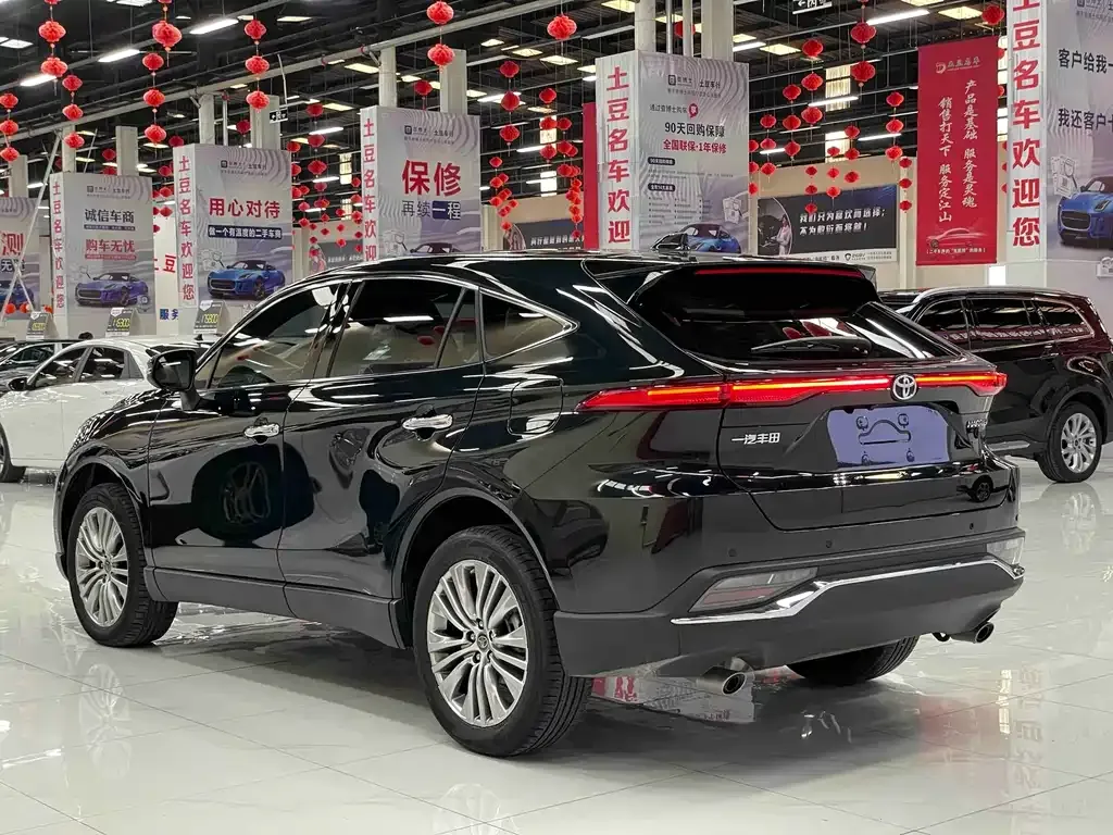 Toyota Harrier — фото 7