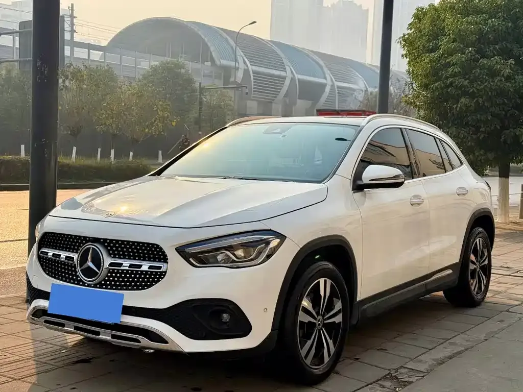Mercedes-Benz GLA — фото 1