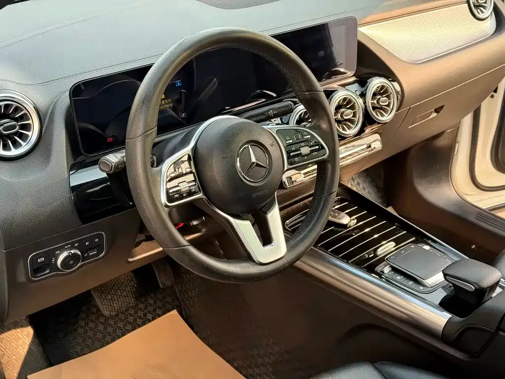 Mercedes-Benz GLA — фото 6