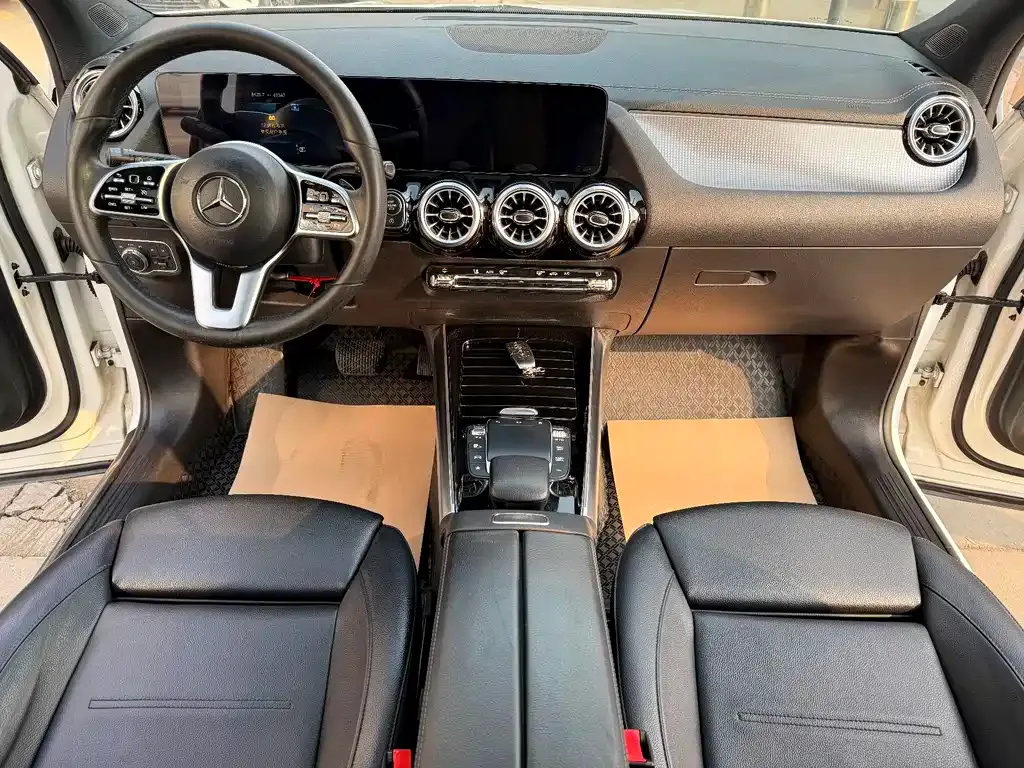 Mercedes-Benz GLA — фото 8