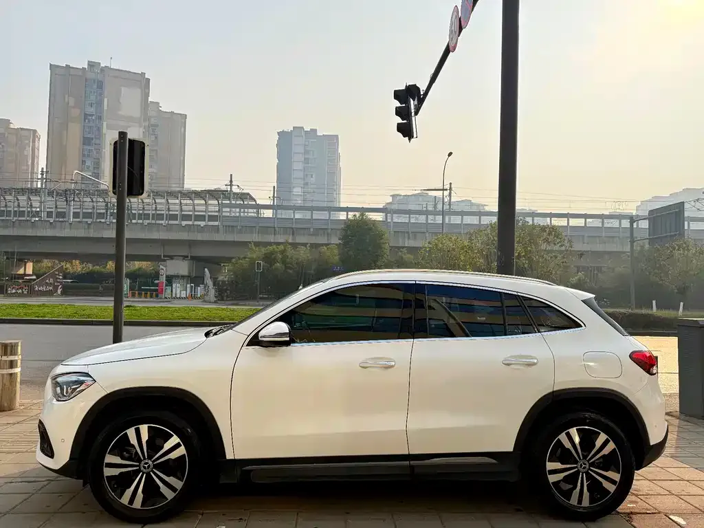 Mercedes-Benz GLA — фото 3