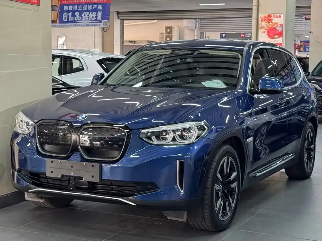 BMW iX3 — фото 1