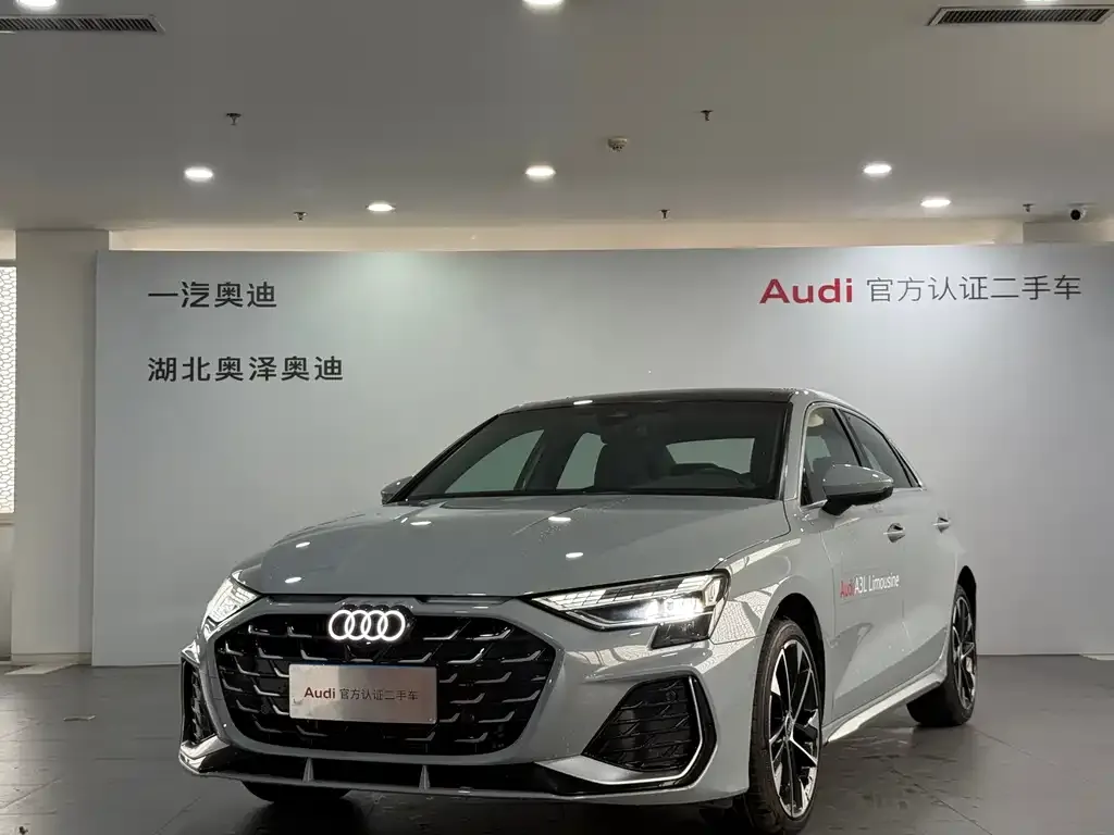 Audi A3 — фото 1