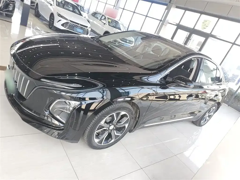 Hongqi E-QM5 — фото 3
