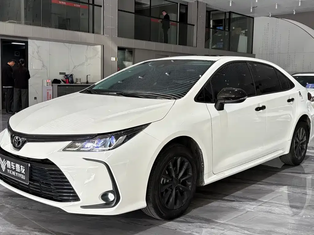 Toyota Corolla — фото 5