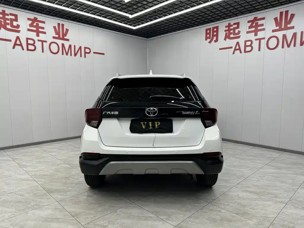 Toyota Yaris L — фото 9